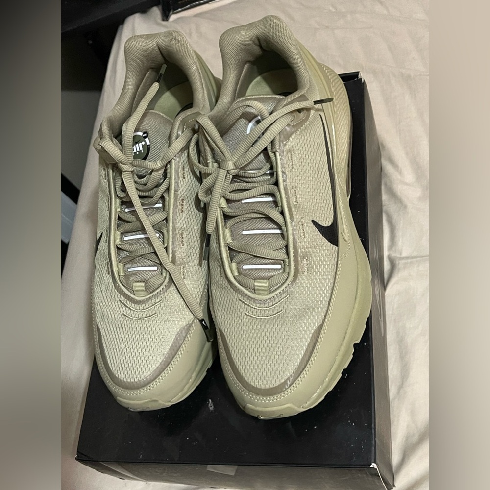 Nike Air Max pulse ewt olive size 12.5
